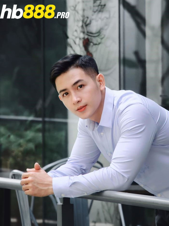 Thông tin chi tiết về CEO Hoàng